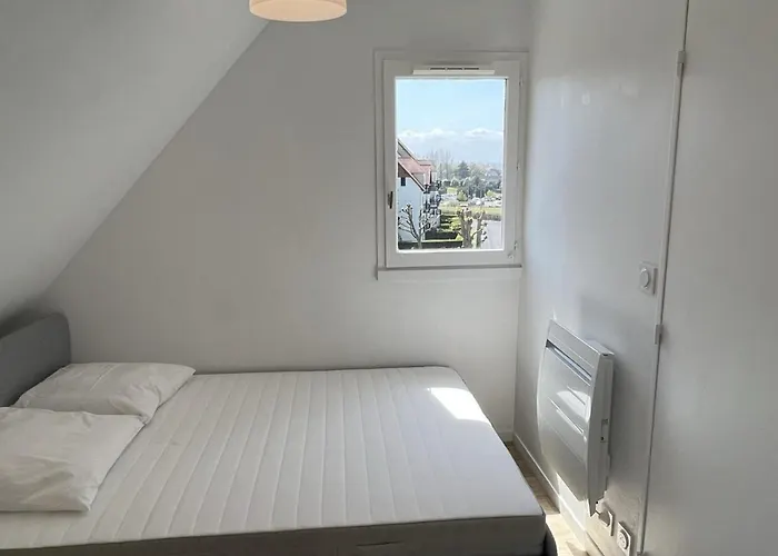 Appartement 2 Pièces En Bord De Avec Accès Direct à La De Cabourg, Proche Thalassothérapie - Fr-1-487-336 *