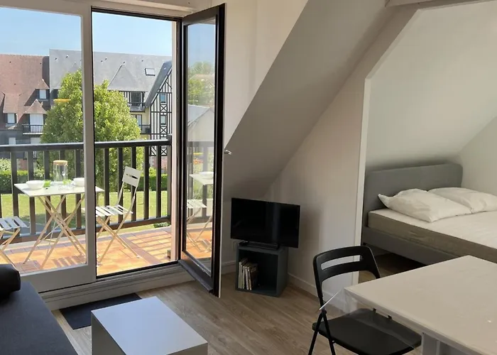 2 Pièces En Bord De Avec Accès Direct à La De Cabourg, Proche Thalassothérapie - Fr-1-487-336 * Cabourg