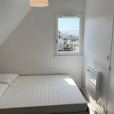 Appartement 2 Pièces En Bord De Avec Accès Direct à La De Cabourg, Proche Thalassothérapie - Fr-1-487-336 *