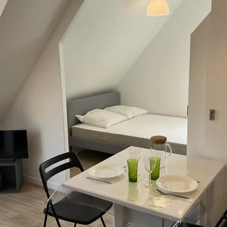 2 Pieces En Bord De Avec Acces Direct A La De Cabourg, Proche Thalassotherapie - Fr-1-487-336 *