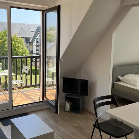 2 Pieces En Bord De Avec Acces Direct A La De Cabourg, Proche Thalassotherapie - Fr-1-487-336 * كابورغ